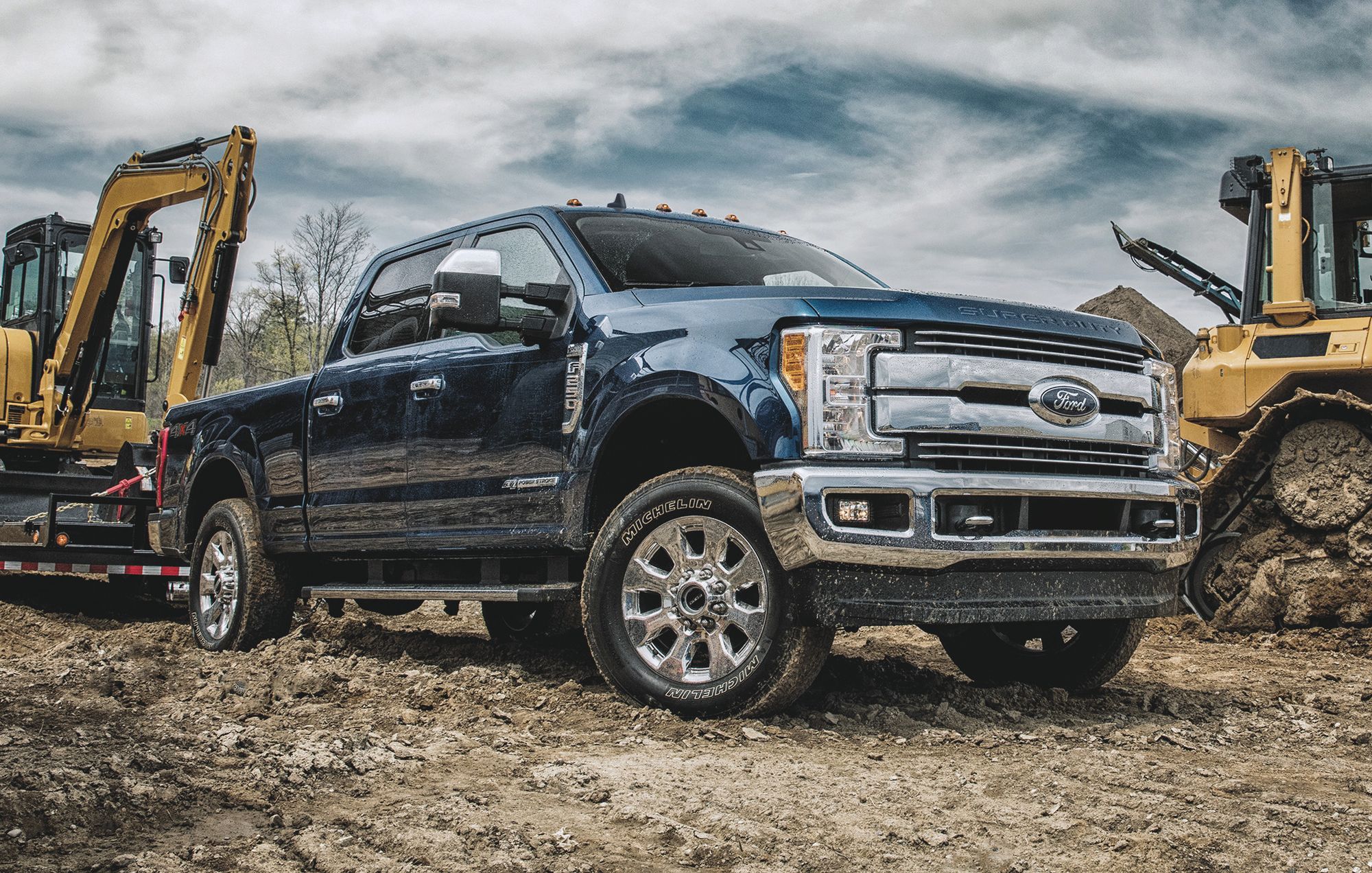 Pickup Truck Features for Heavy Duty Work Tasks